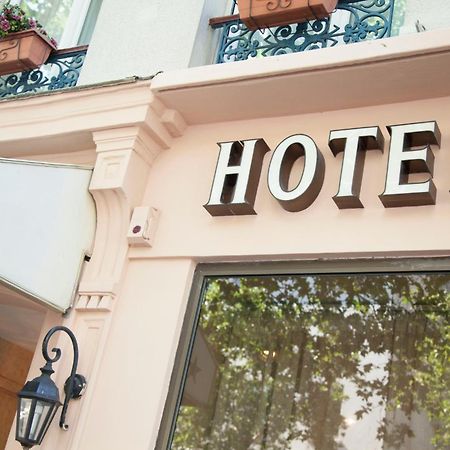 Hotel Des Pyrenees - Entre Bastille Et Nation Parijs Buitenkant foto