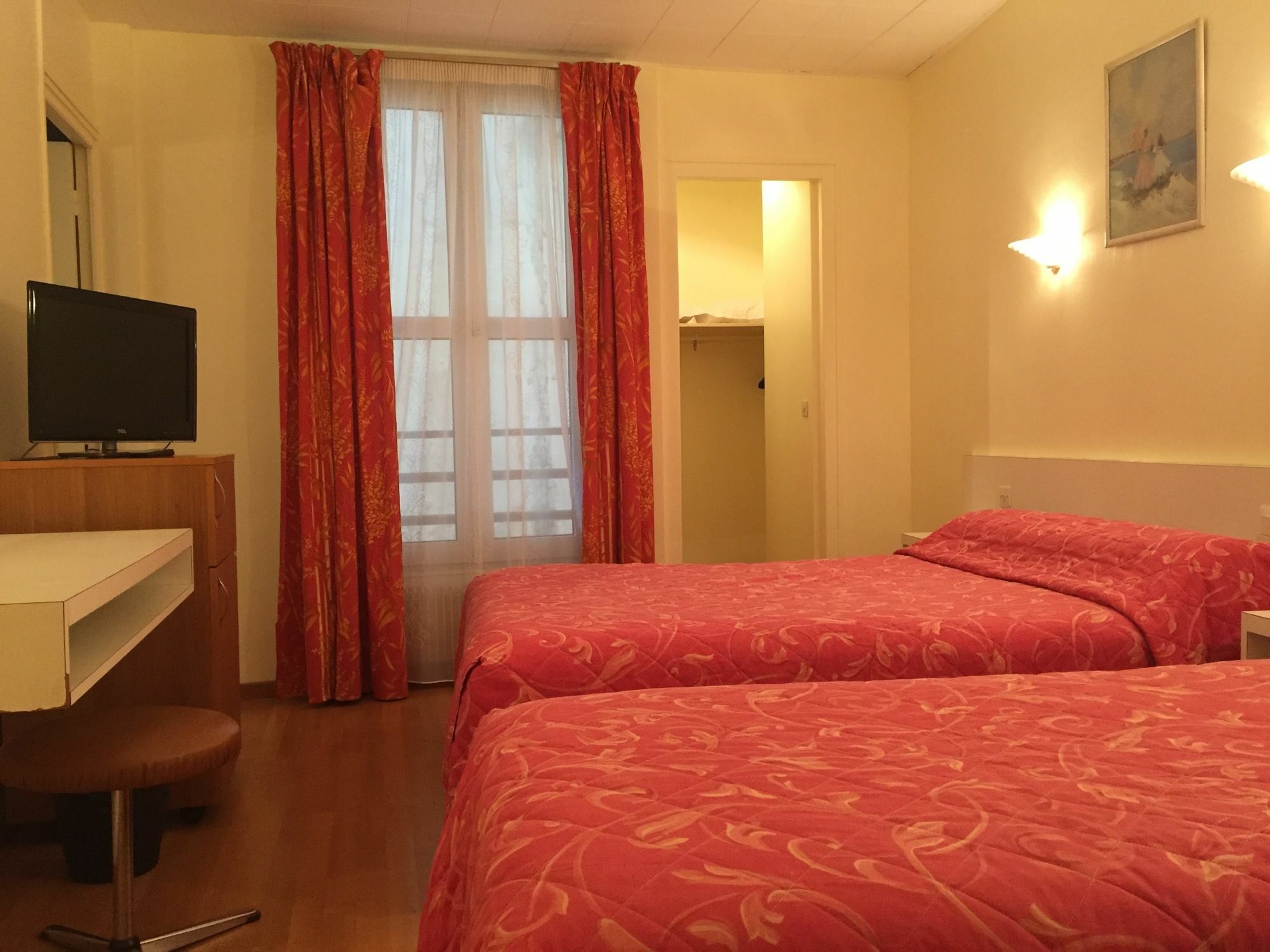 Hotel Des Pyrenees - Entre Bastille Et Nation Parijs Buitenkant foto