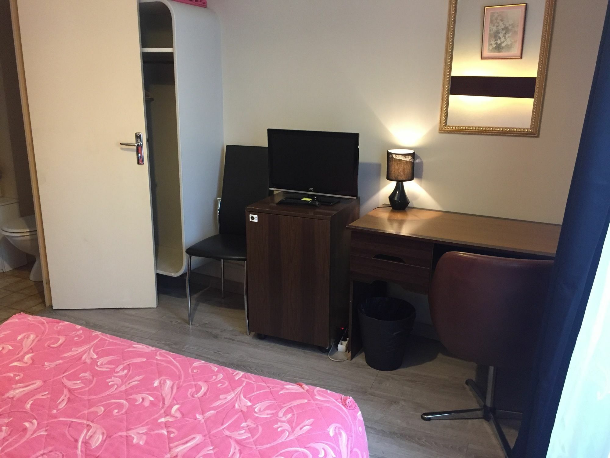Hotel Des Pyrenees - Entre Bastille Et Nation Parijs Buitenkant foto